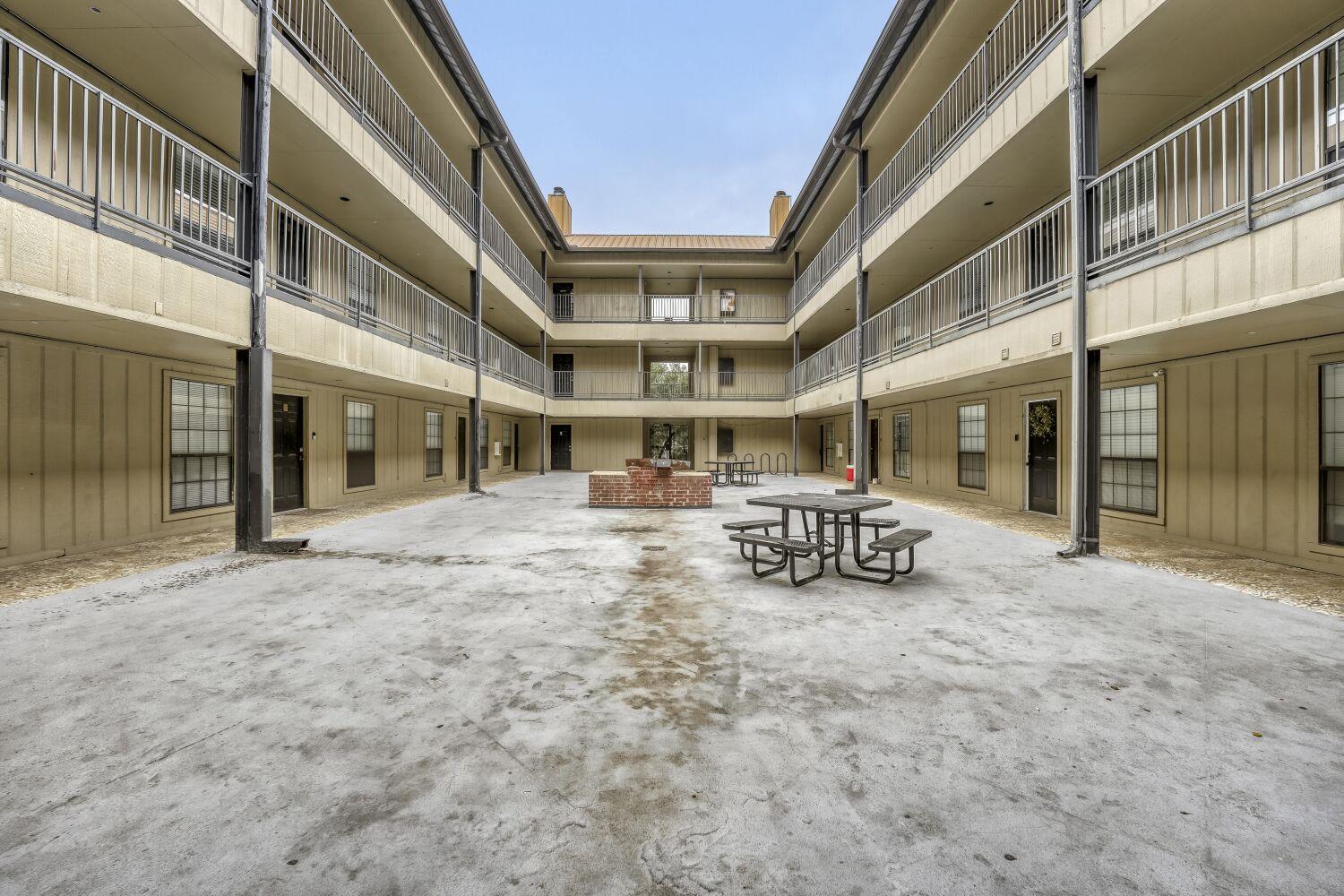 2401 Leon St # 100, Austin, TX 78705