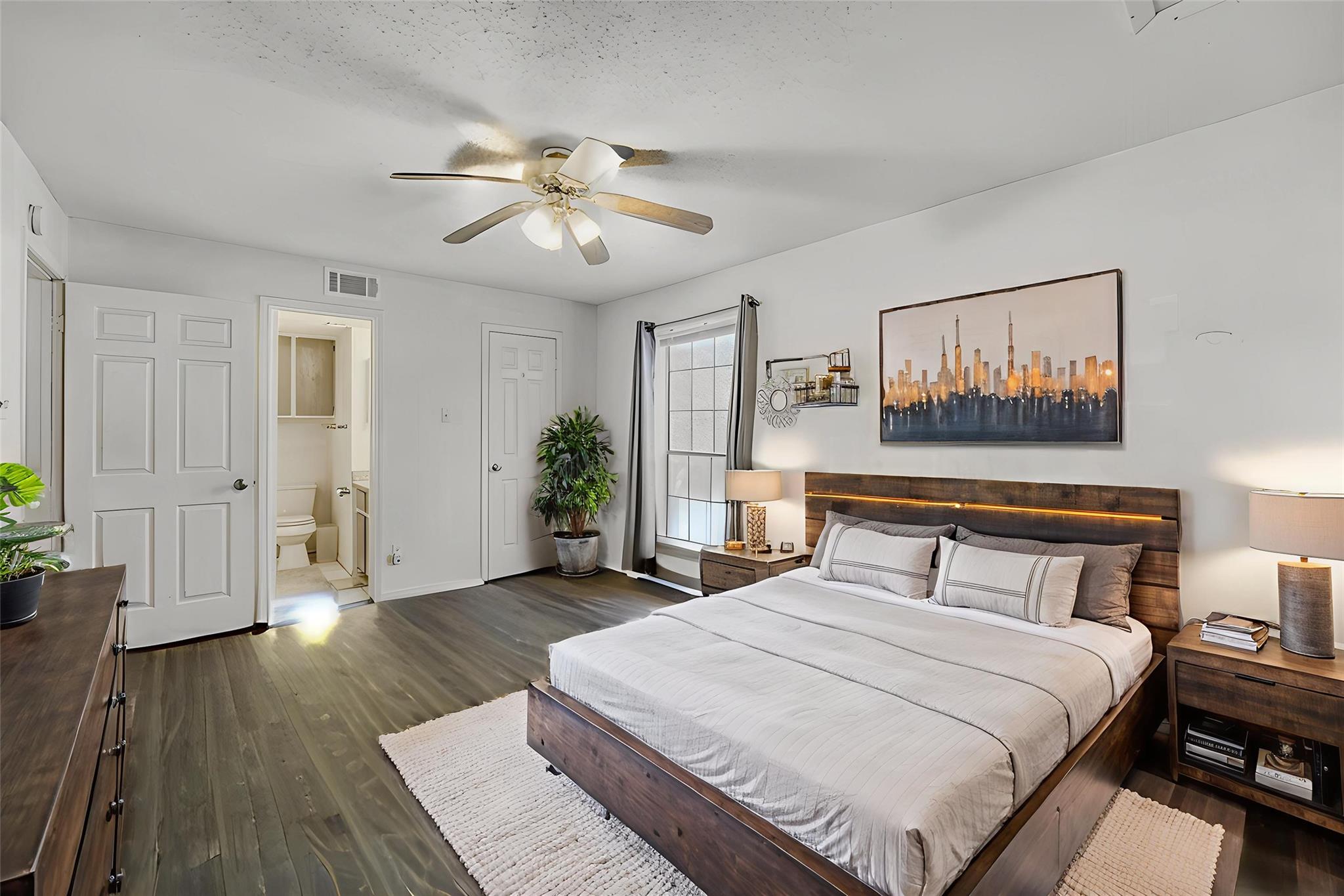 2401 Leon St # 100, Austin, TX 78705