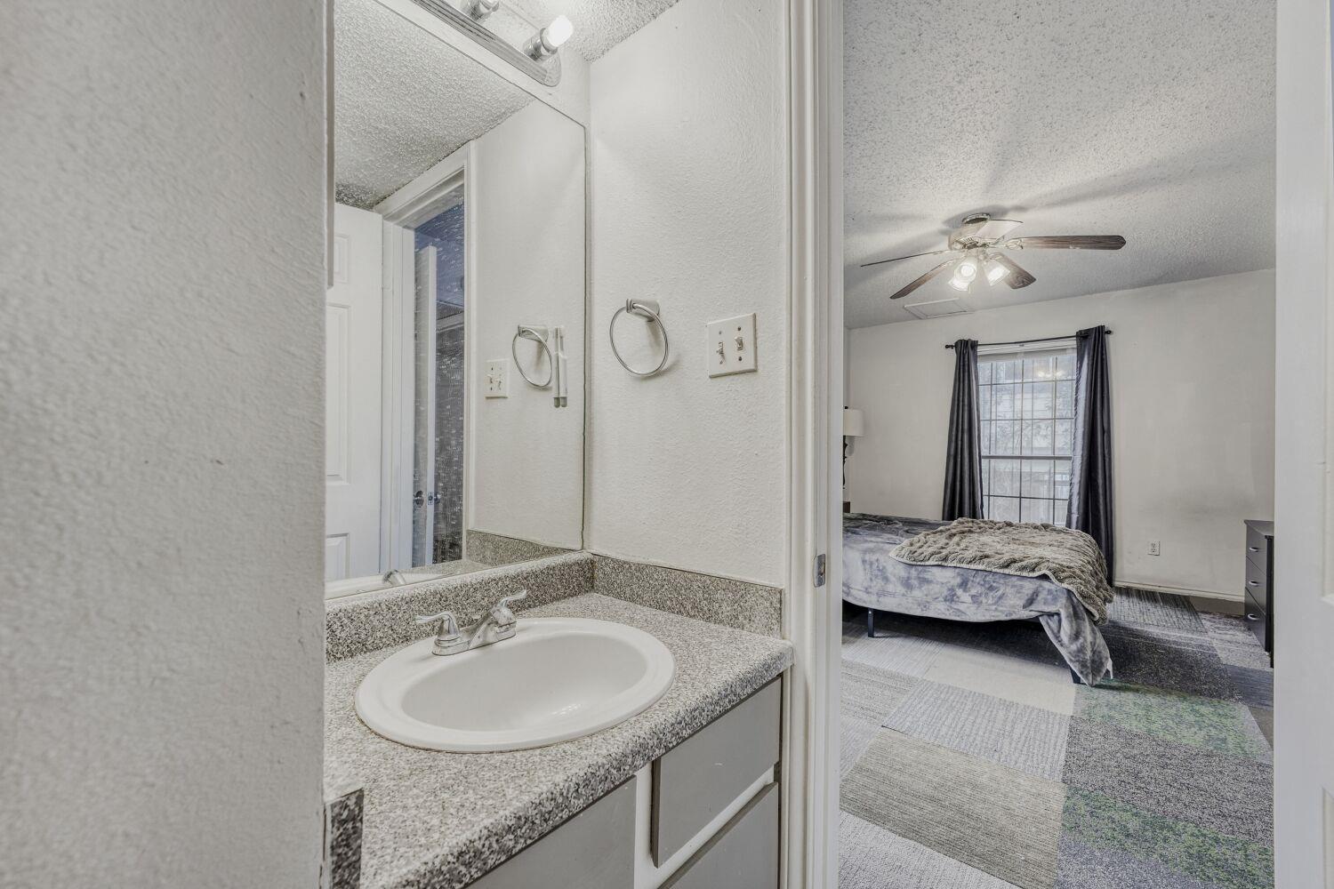 2401 Leon St # 100, Austin, TX 78705