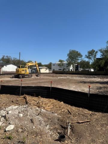 8611 Leo St, Austin, TX 78745