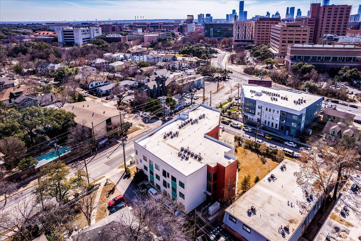 3000 Duval St # 102, Austin, TX 78705