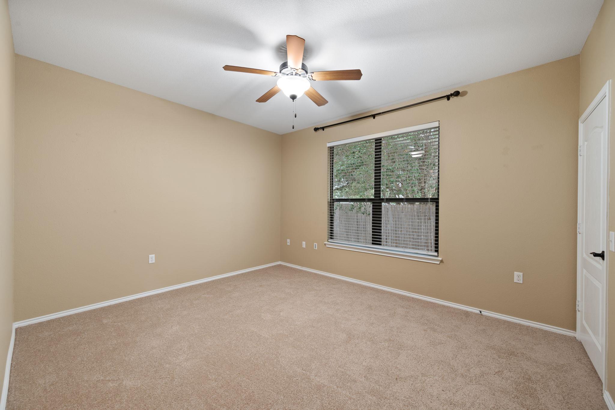 5521 Alomar Cv, Del Valle, TX 78617