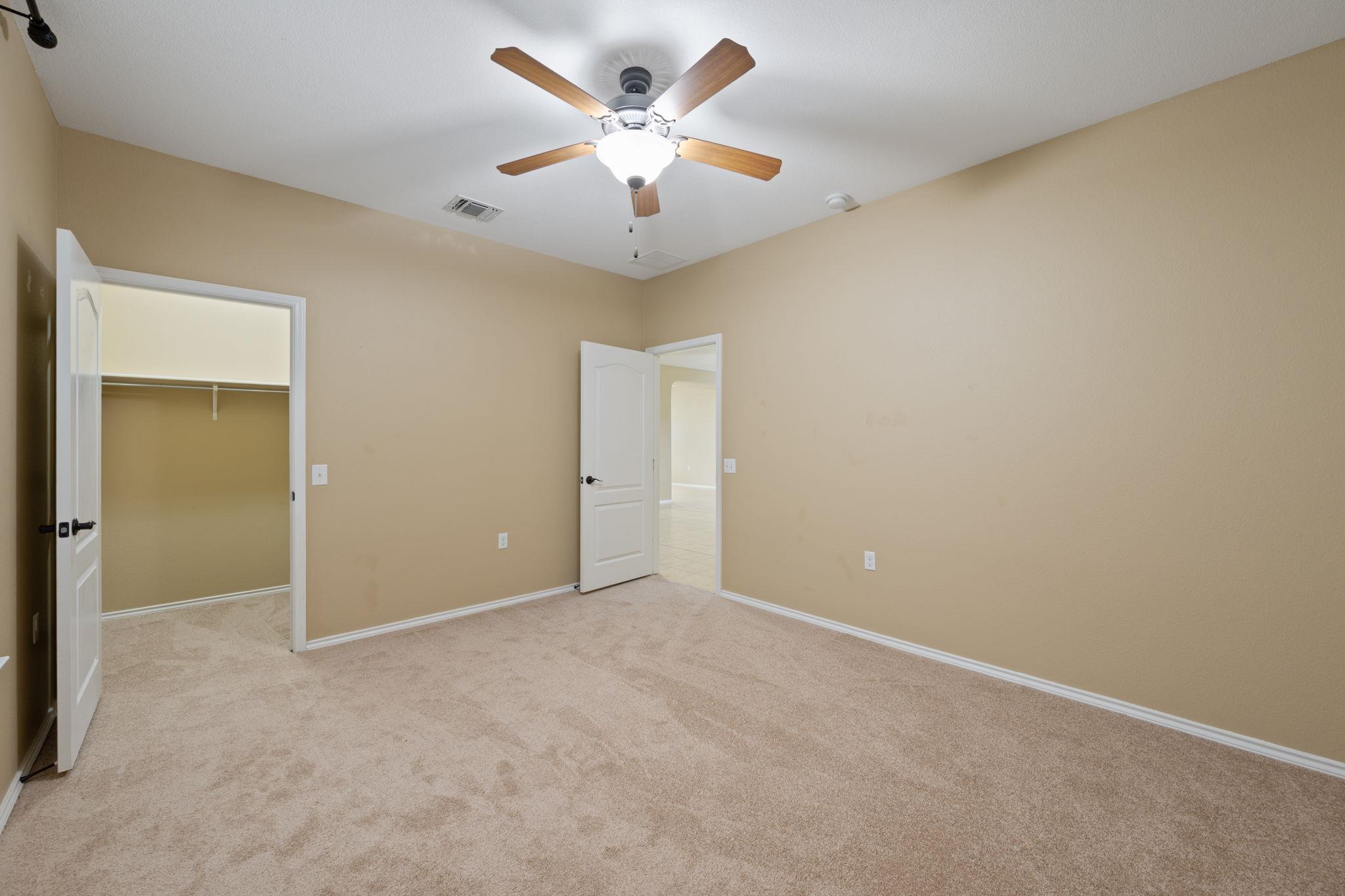 5521 Alomar Cv, Del Valle, TX 78617