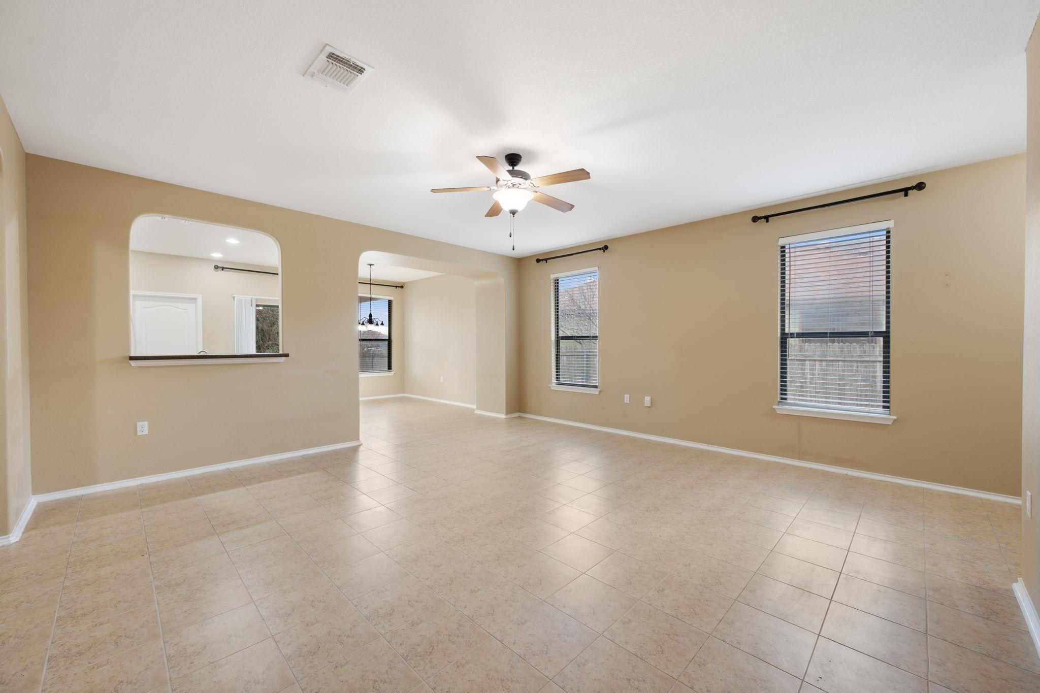 5521 Alomar Cv, Del Valle, TX 78617