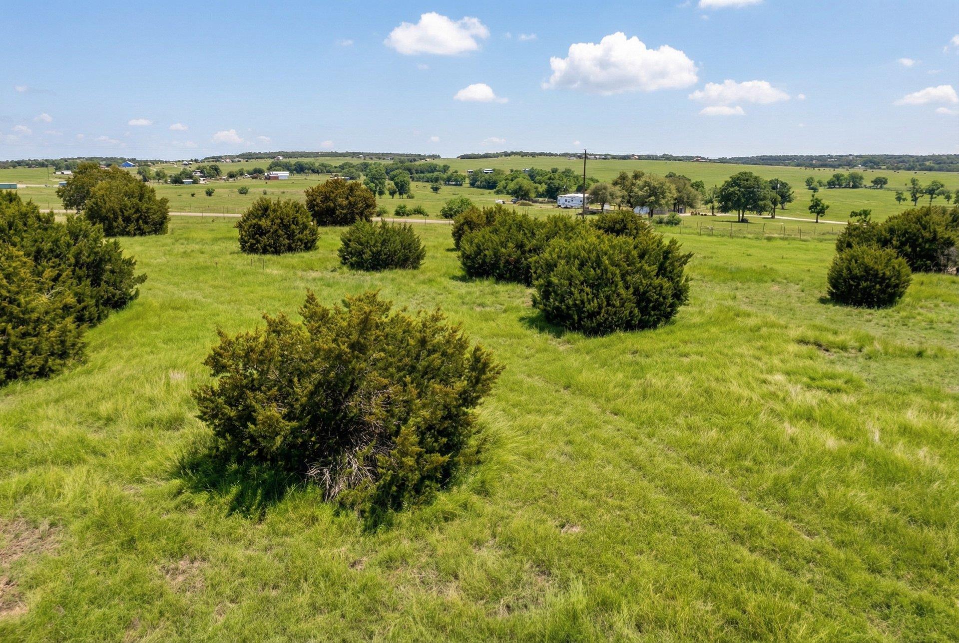 562 County Road 154, Weir, TX 78626
