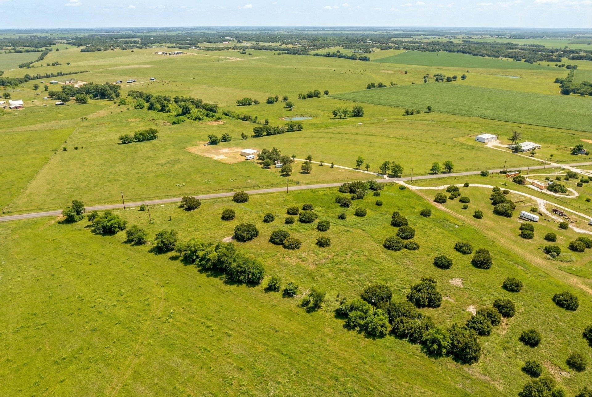 562 County Road 154, Weir, TX 78626