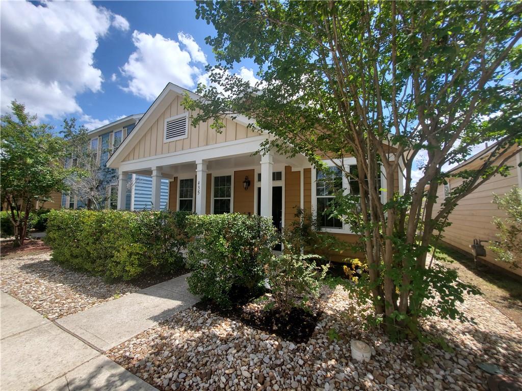 435 Mcgarity St, Kyle, TX 78640