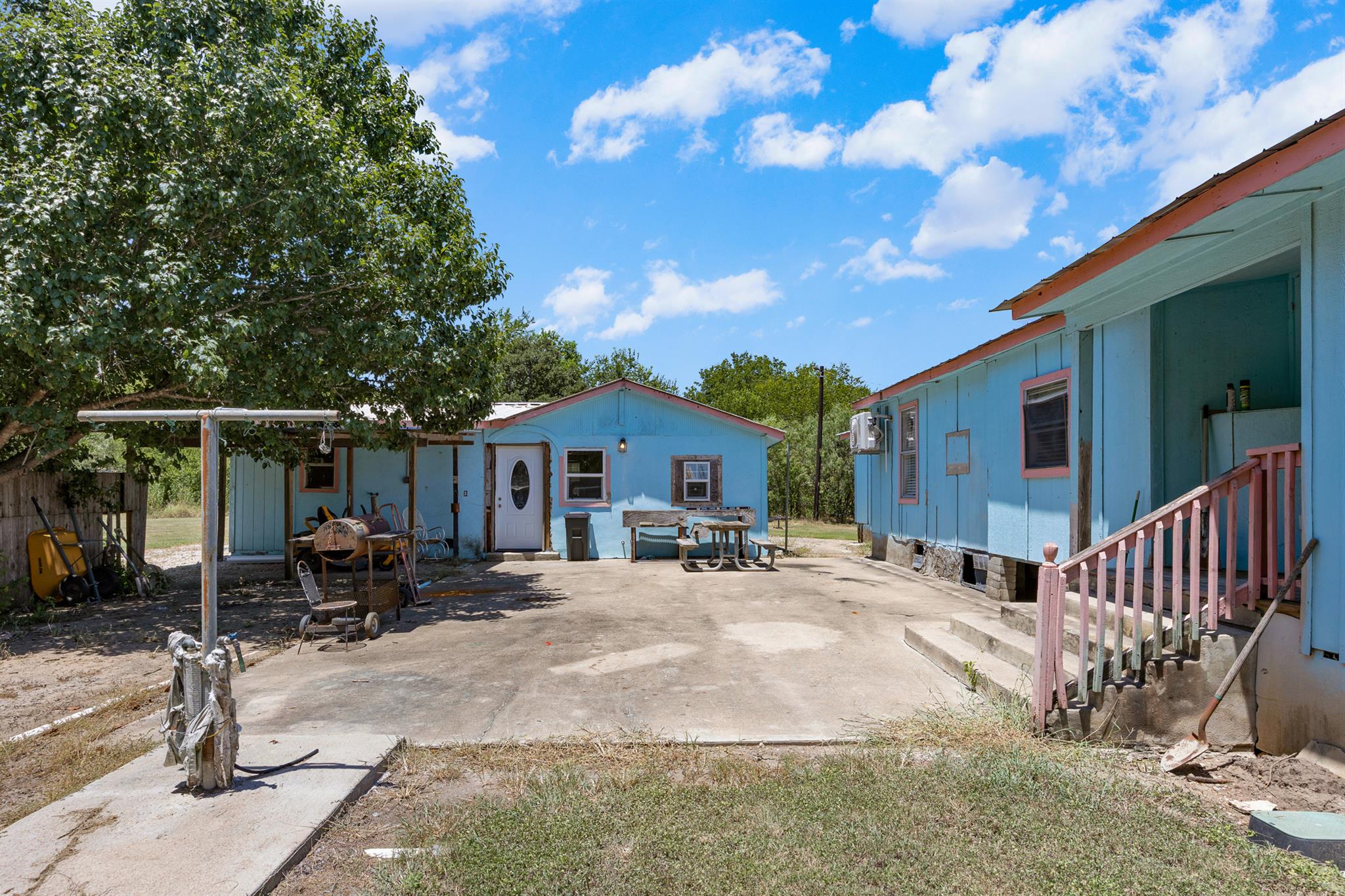 147 Community Center Rd, Rosanky, TX 78953