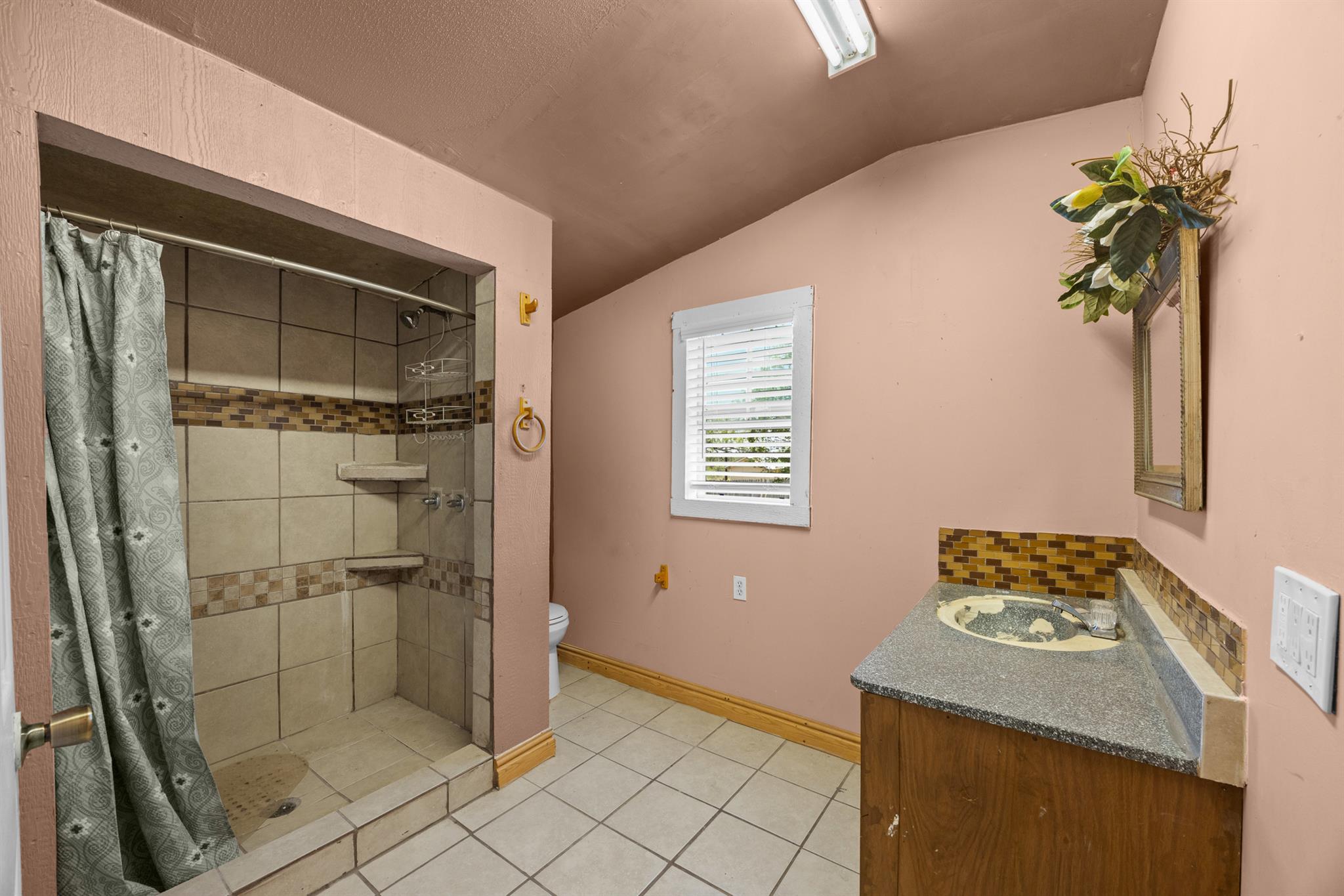 147 Community Center Rd, Rosanky, TX 78953