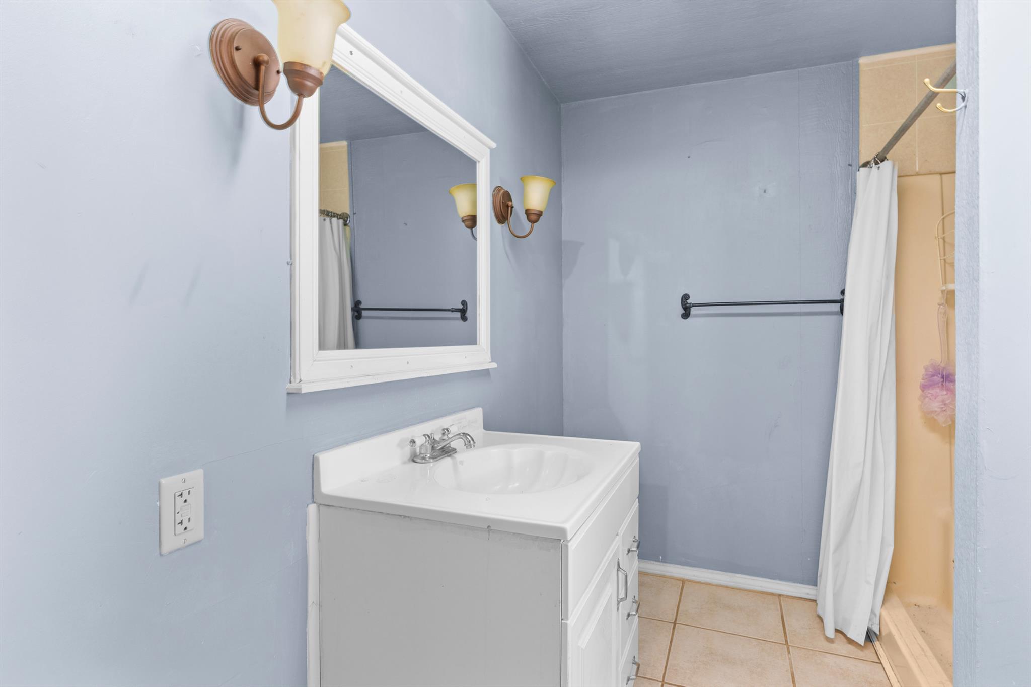 147 Community Center Rd, Rosanky, TX 78953