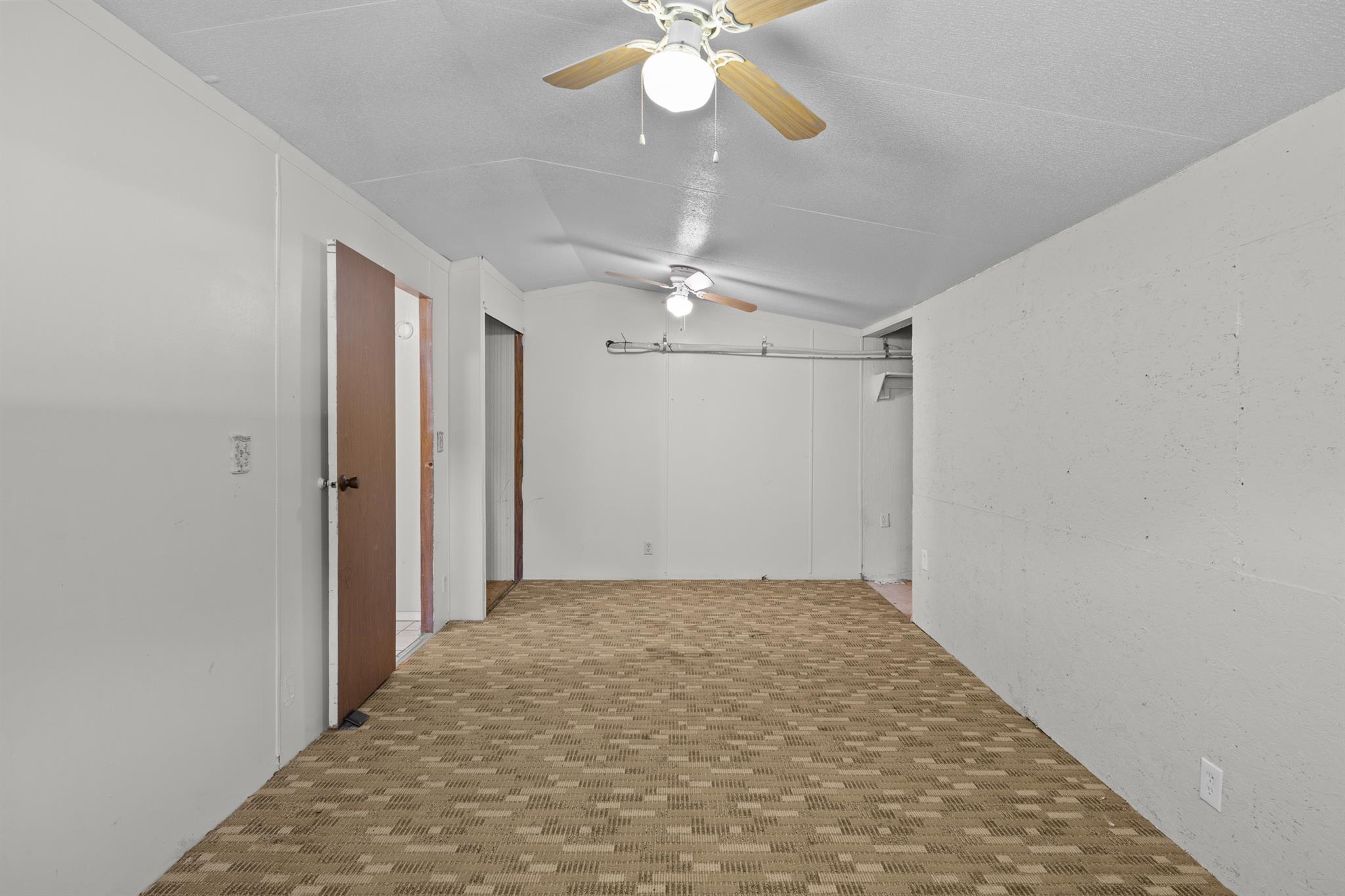 147 Community Center Rd, Rosanky, TX 78953