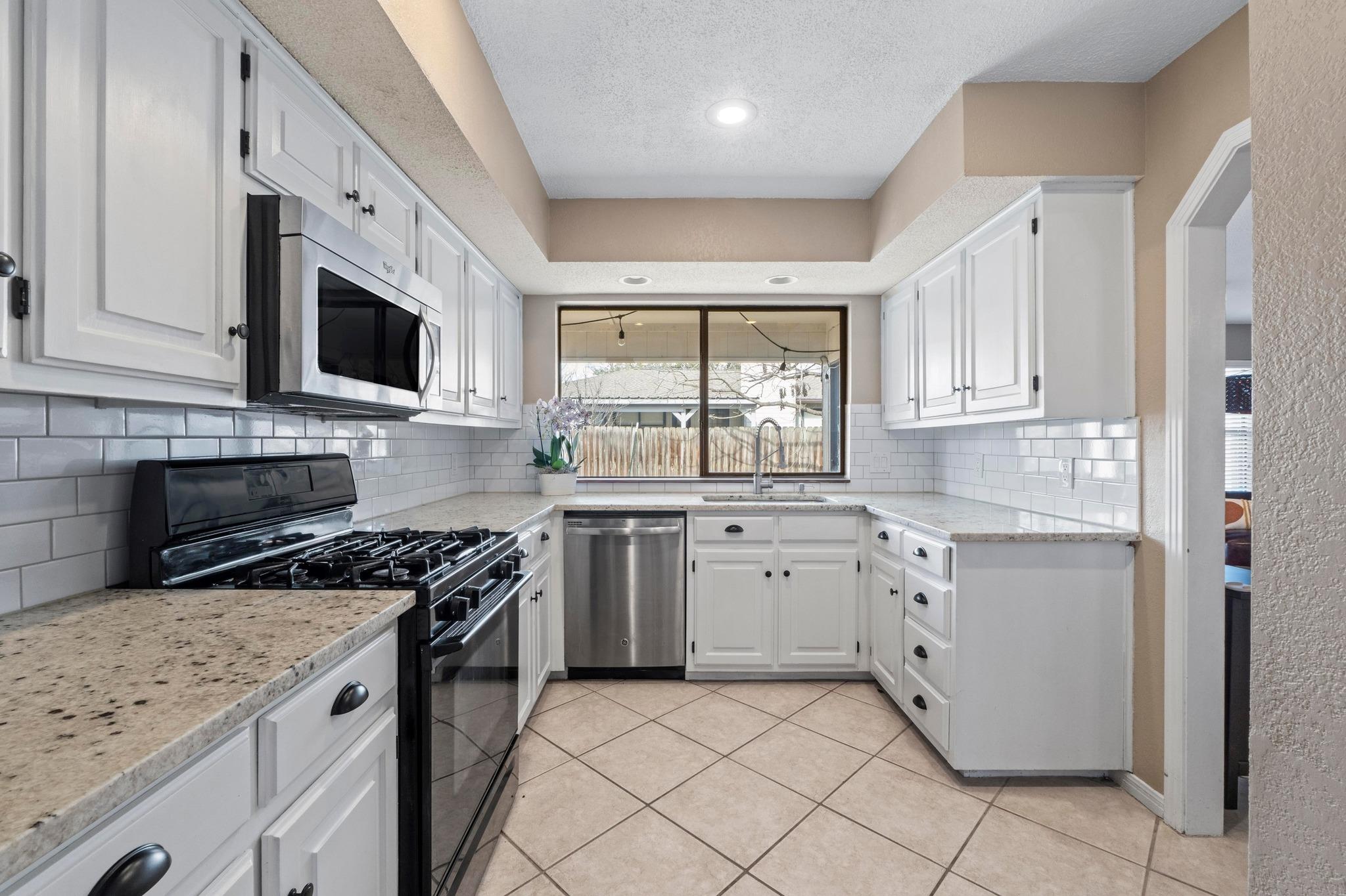 1720 Zimmerman Ln, Round Rock, TX 78681