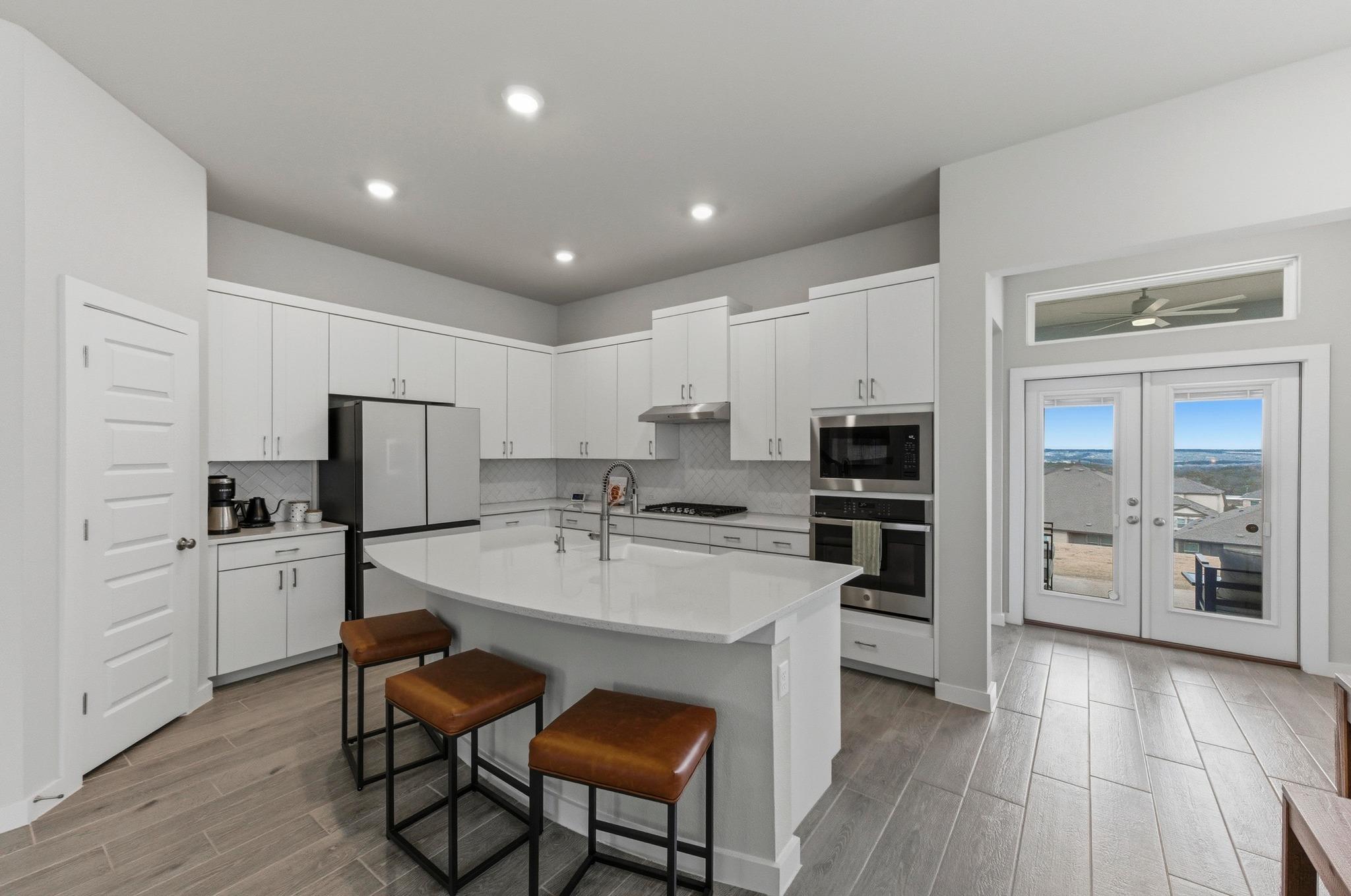 1209 Bluewood Bnd, Leander, TX 78641