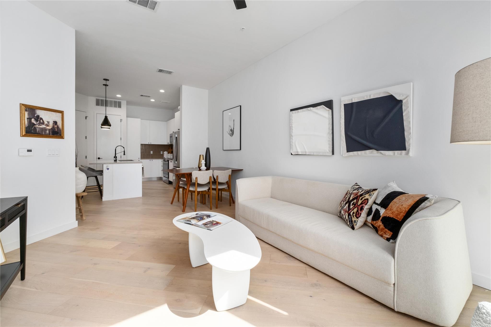 800 Embassy Dr # 421, Austin, TX 78702