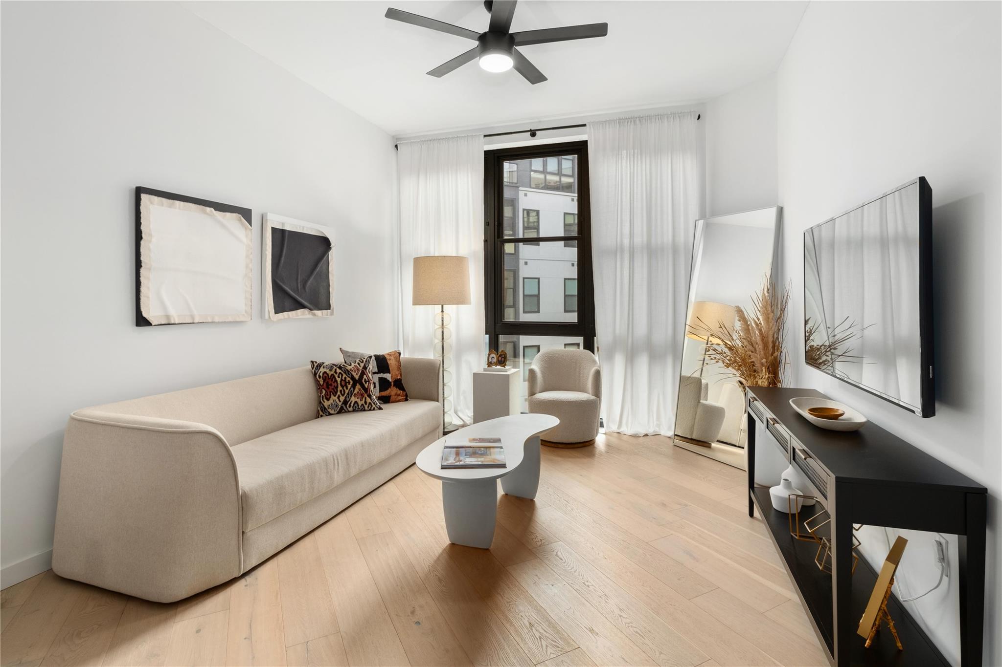 800 Embassy Dr # 421, Austin, TX 78702