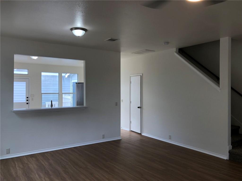 165 Michaelis # B, Kyle, TX 78640