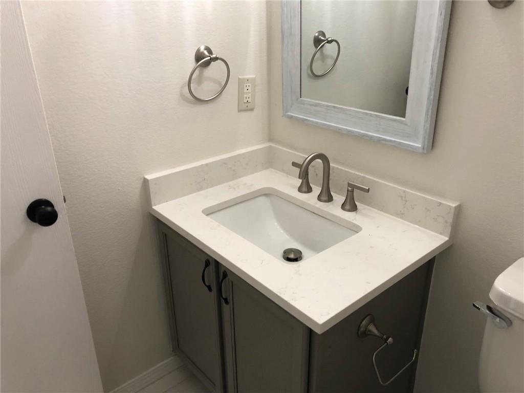 165 Michaelis # B, Kyle, TX 78640