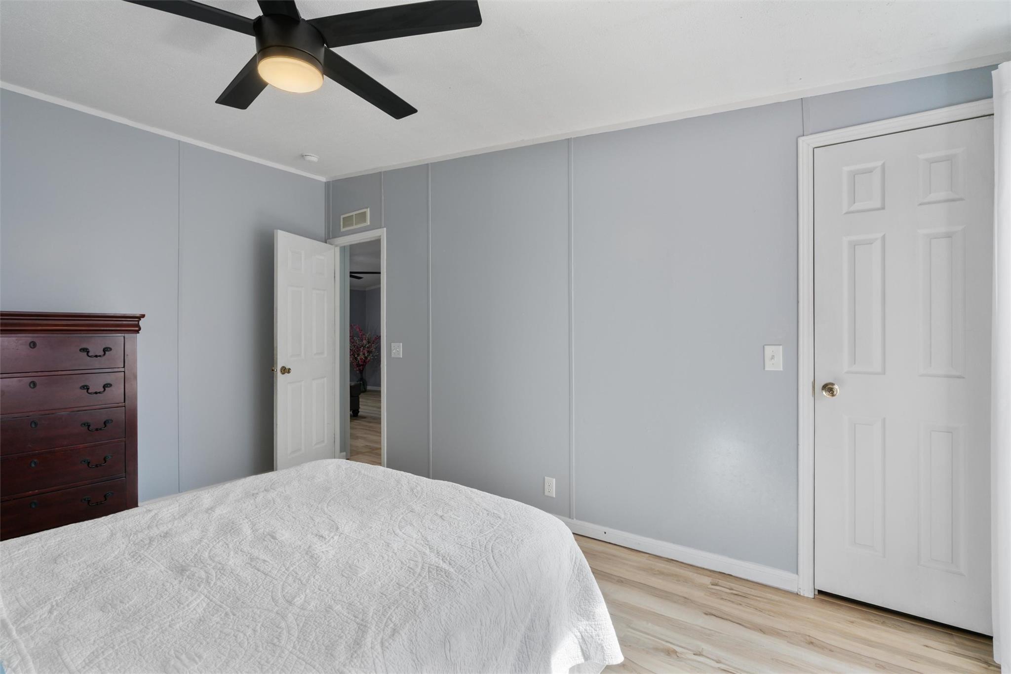 243 Texas Oak Dr, Cedar Creek, TX 78612