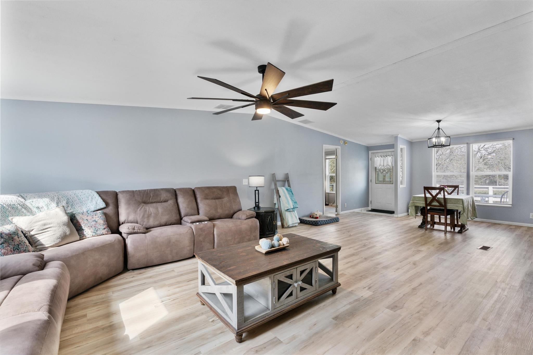 243 Texas Oak Dr, Cedar Creek, TX 78612