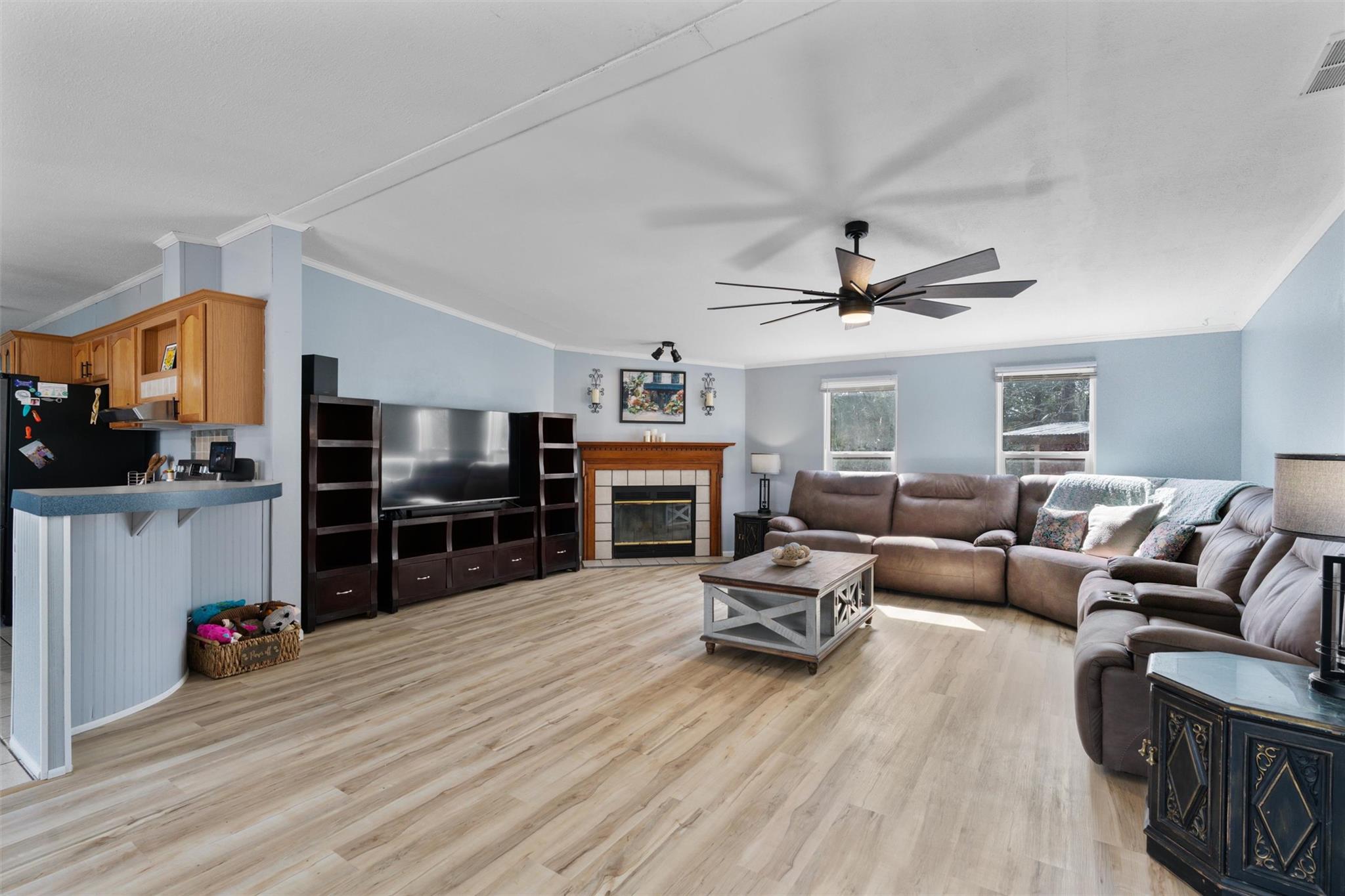 243 Texas Oak Dr, Cedar Creek, TX 78612