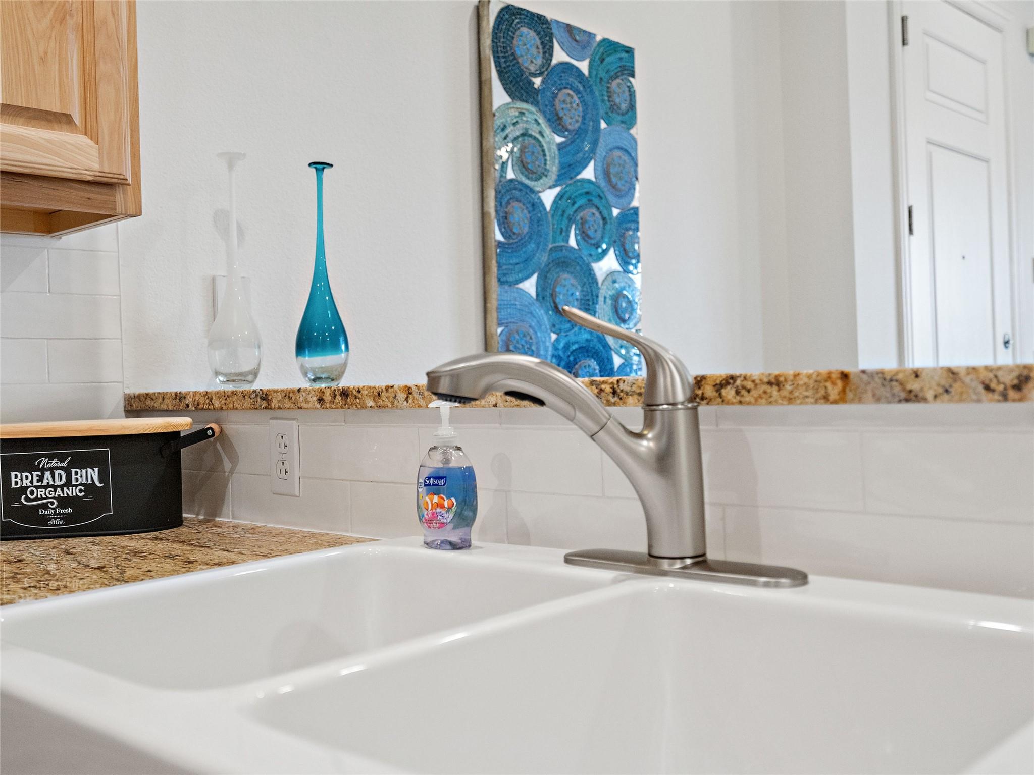 1000 The Cape Rd # 36, Horseshoe Bay, TX 78657