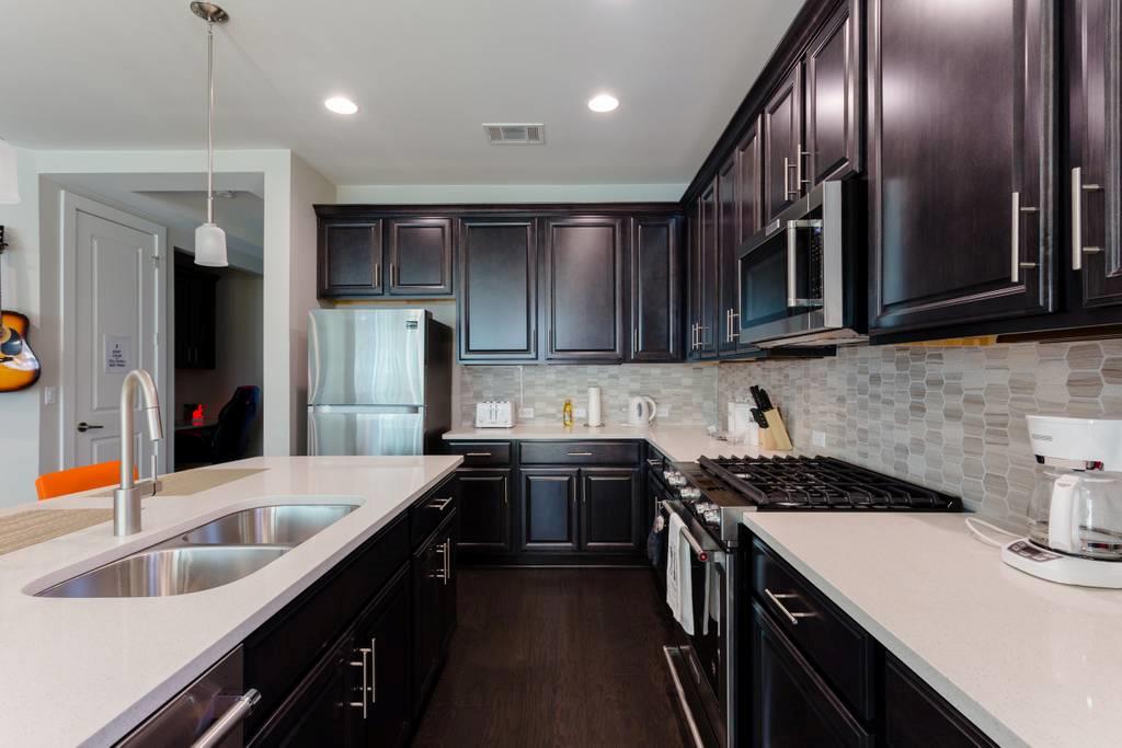 807 E 16th St # A, Austin, TX 78702