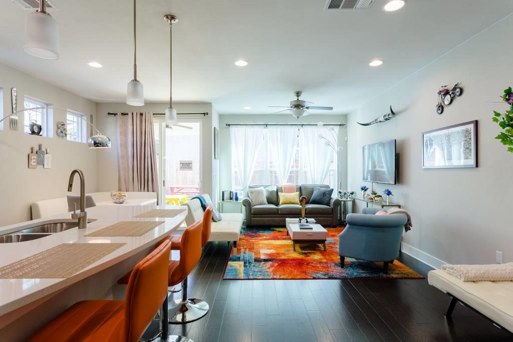 807 E 16th St # A, Austin, TX 78702