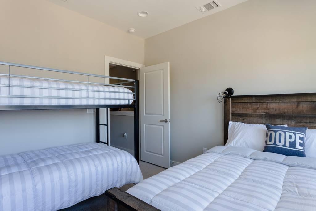 807 E 16th St # A, Austin, TX 78702