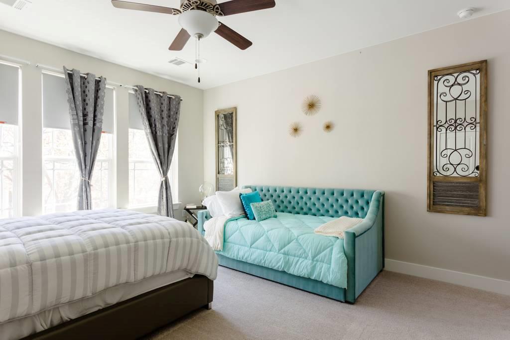 807 E 16th St # A, Austin, TX 78702