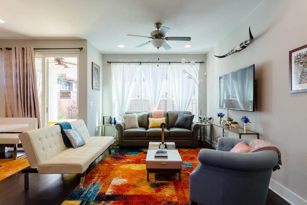 807 E 16th St # A, Austin, TX 78702