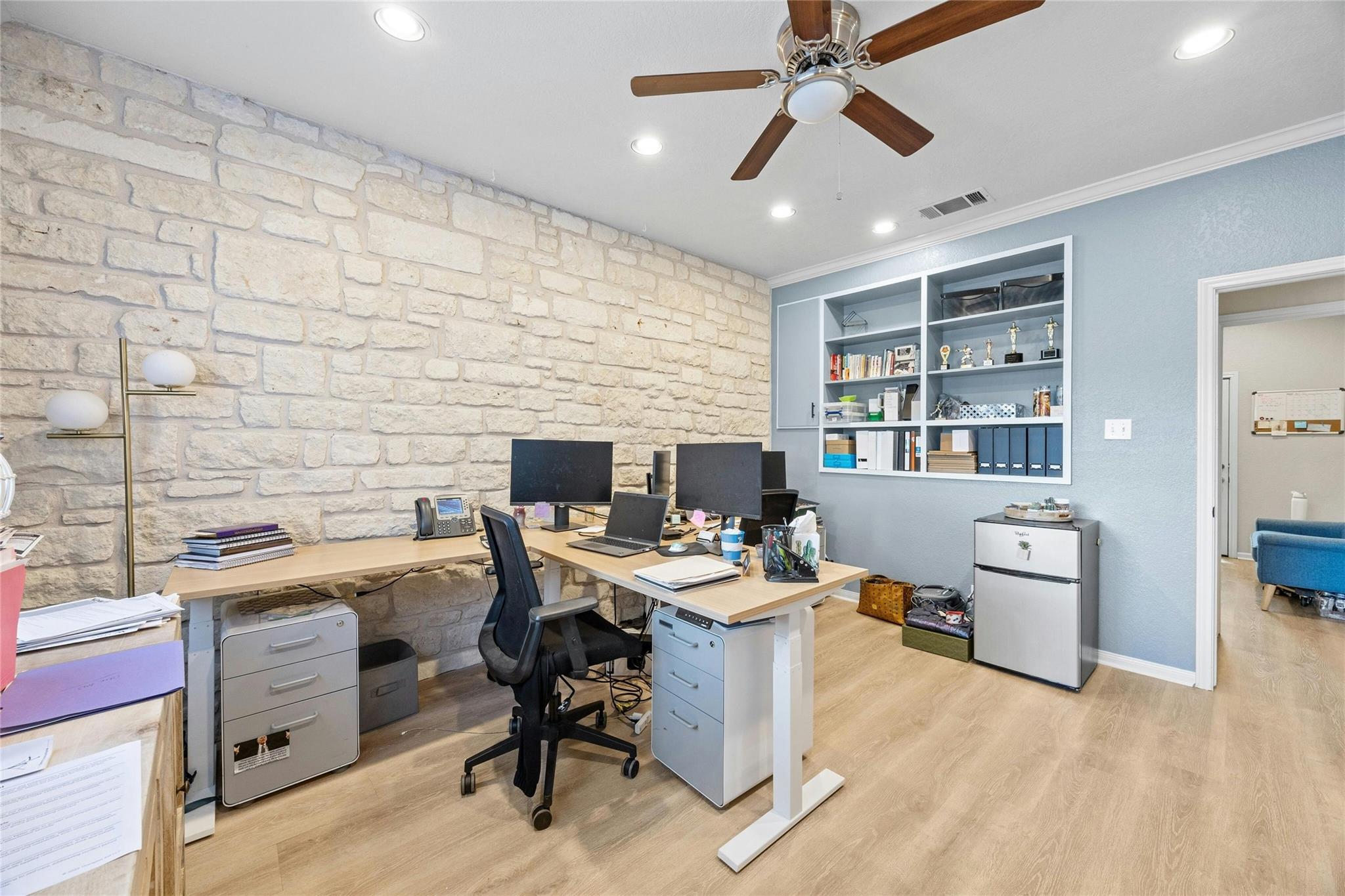 4131 Spicewood Springs Rd # I7, Austin, TX 78759