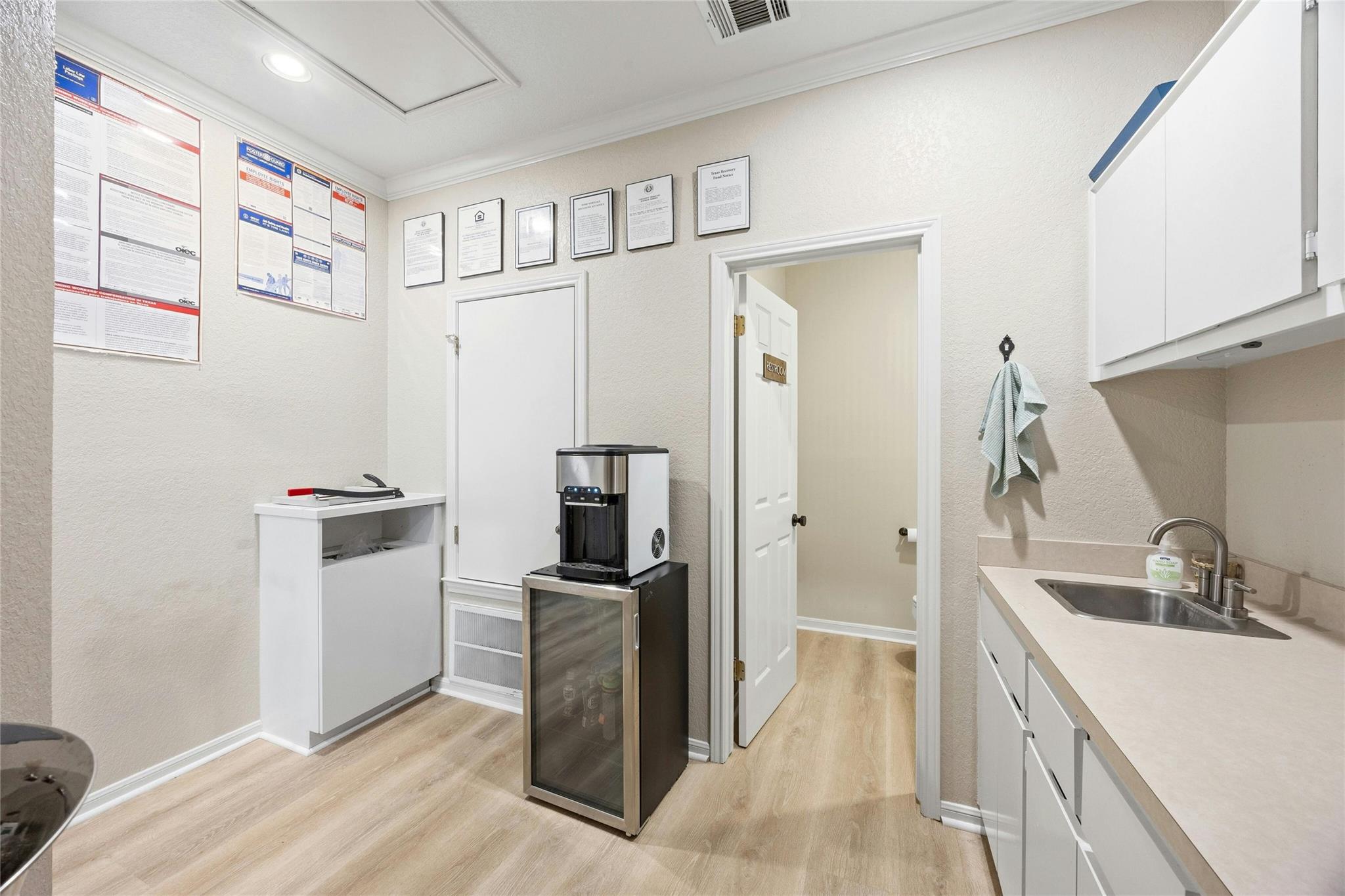 4131 Spicewood Springs Rd # I7, Austin, TX 78759