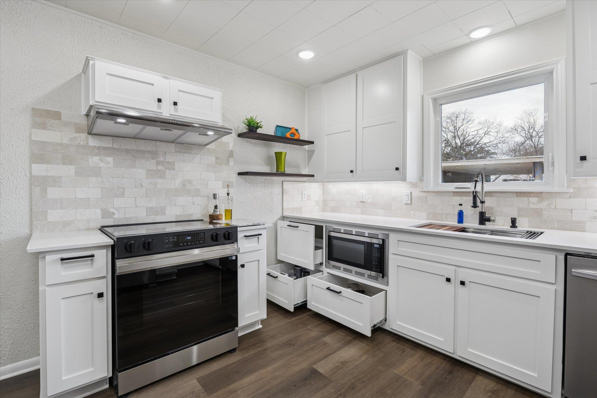 210 Fallwell St, Liberty Hill, TX 78642