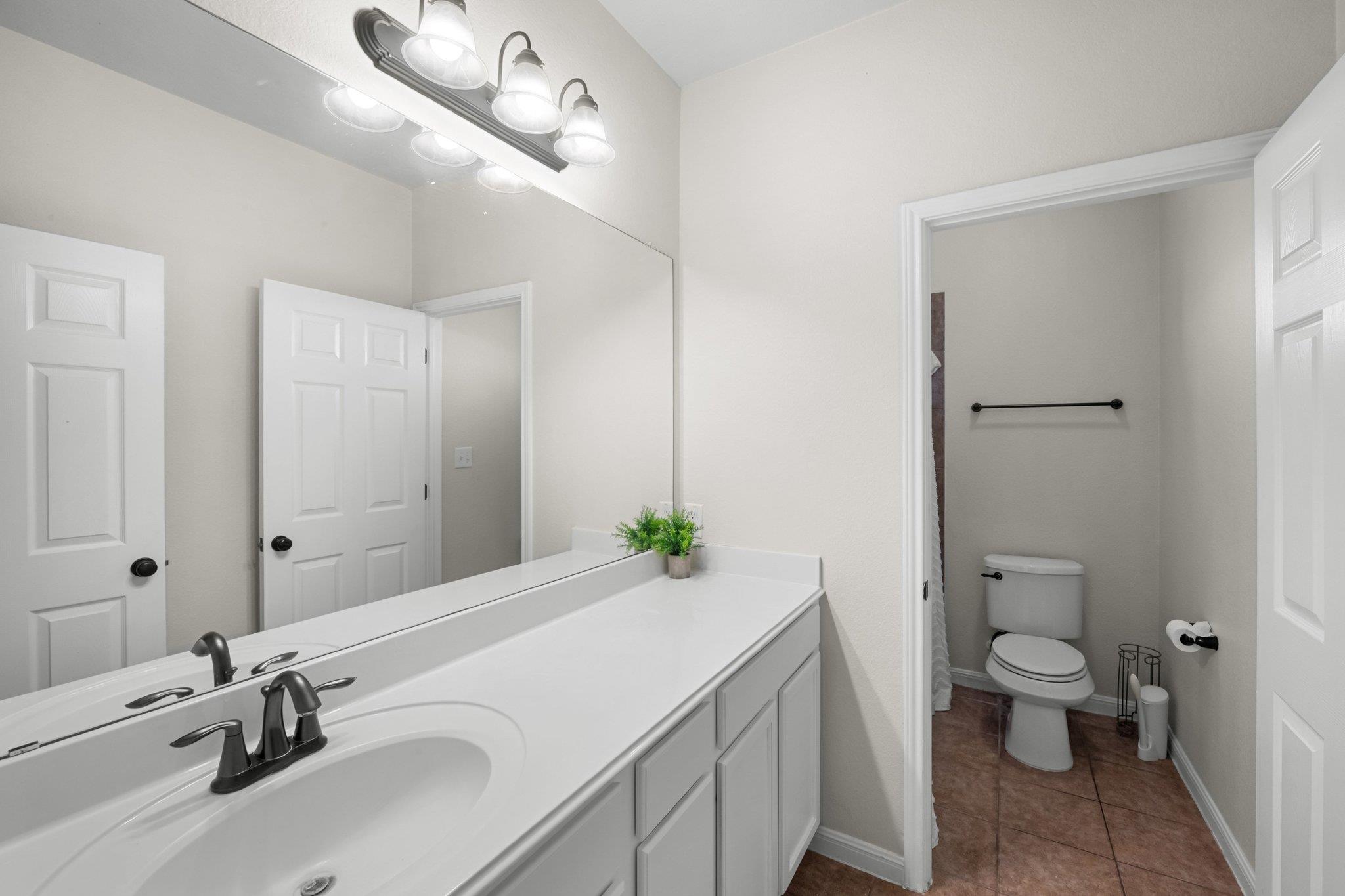 22112 Rock Wren Rd, Spicewood, TX 78669