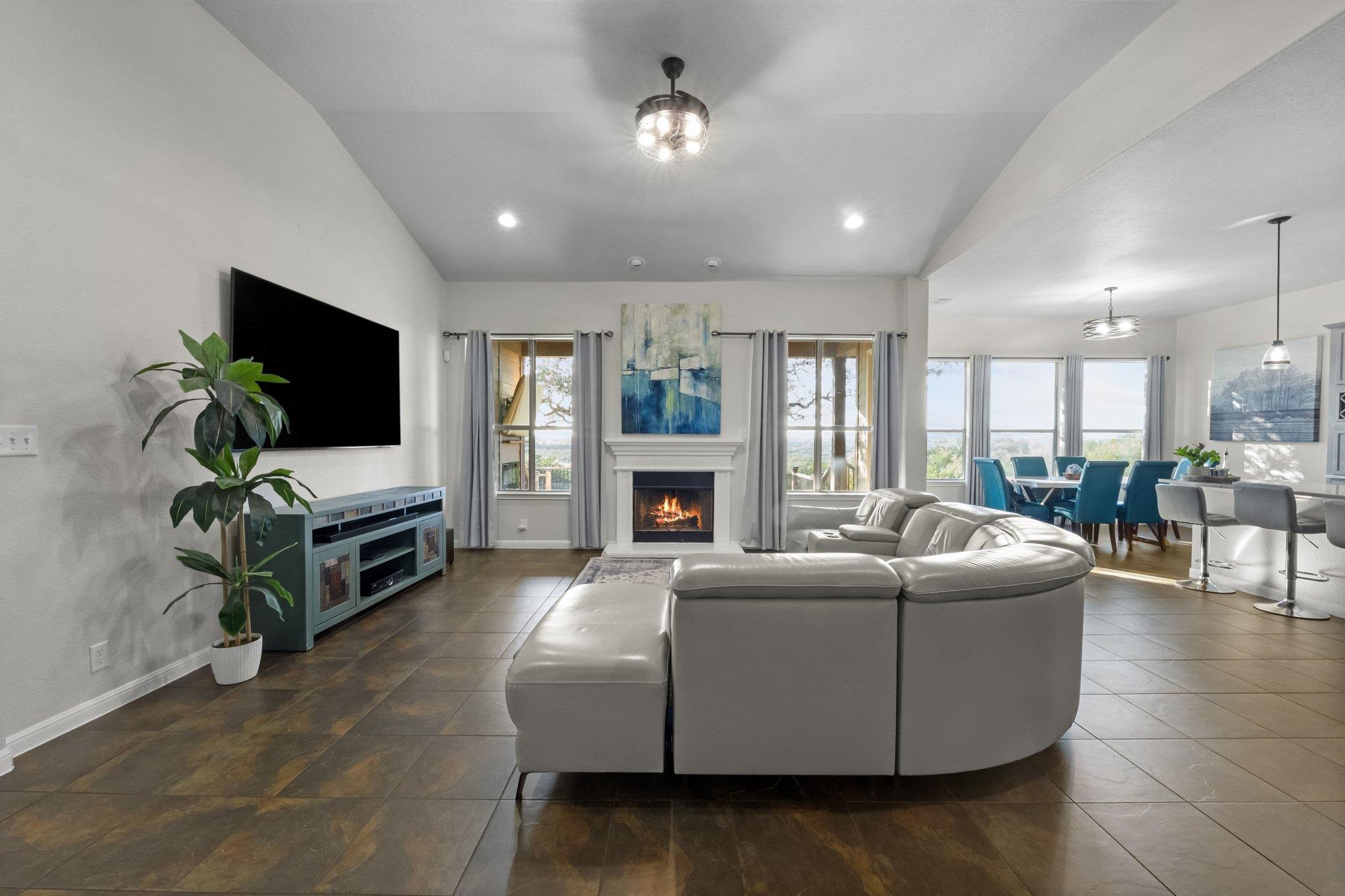 22112 Rock Wren Rd, Spicewood, TX 78669