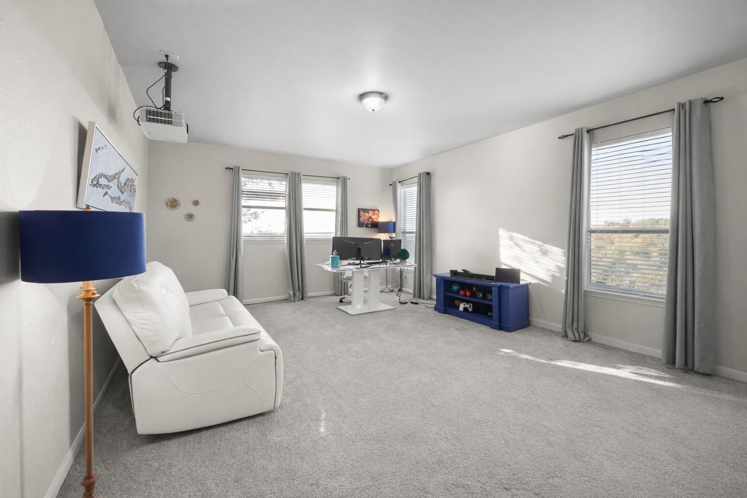 22112 Rock Wren Rd, Spicewood, TX 78669