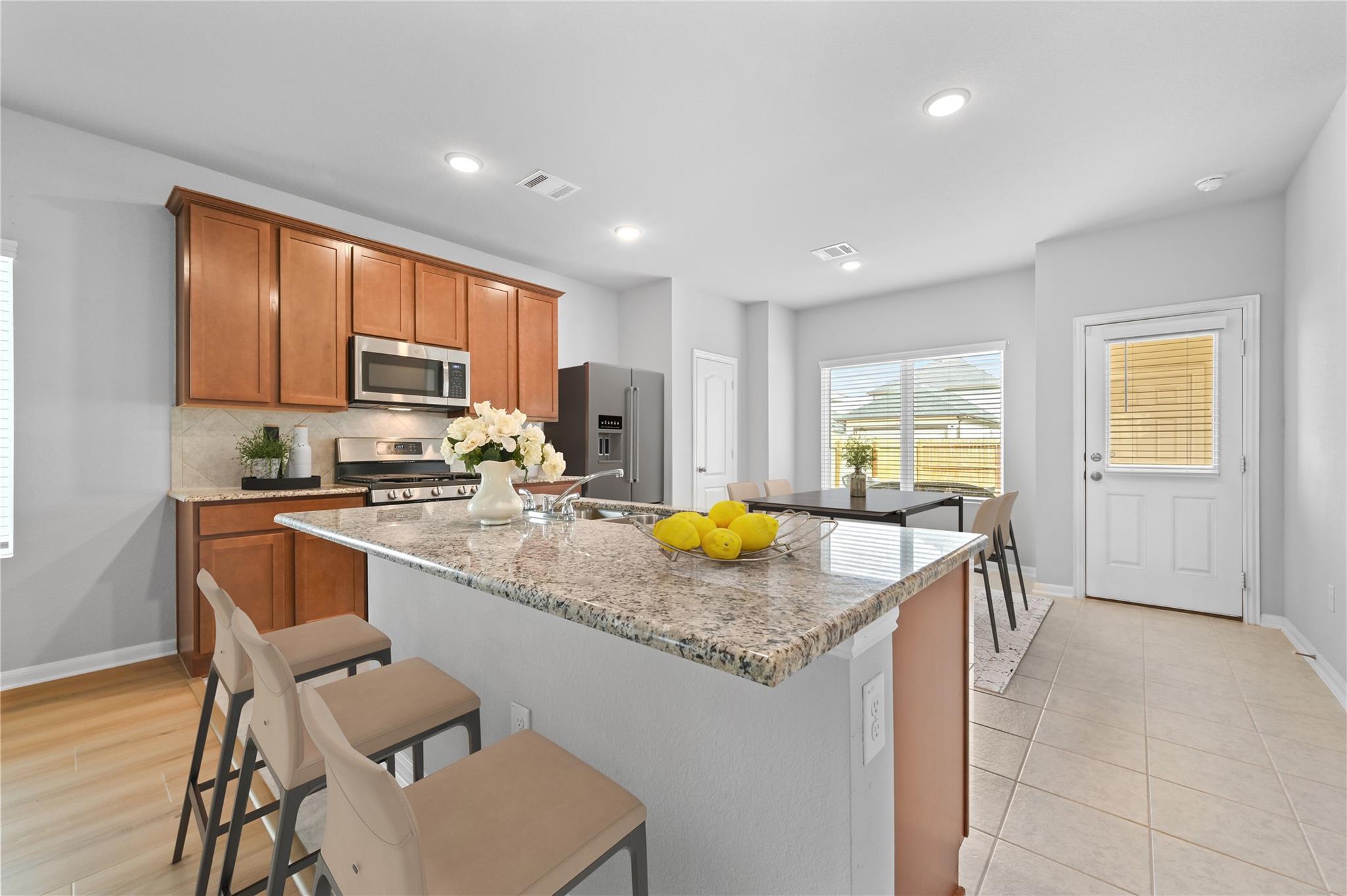 211 Timber Brook Dr, Hutto, TX 78634