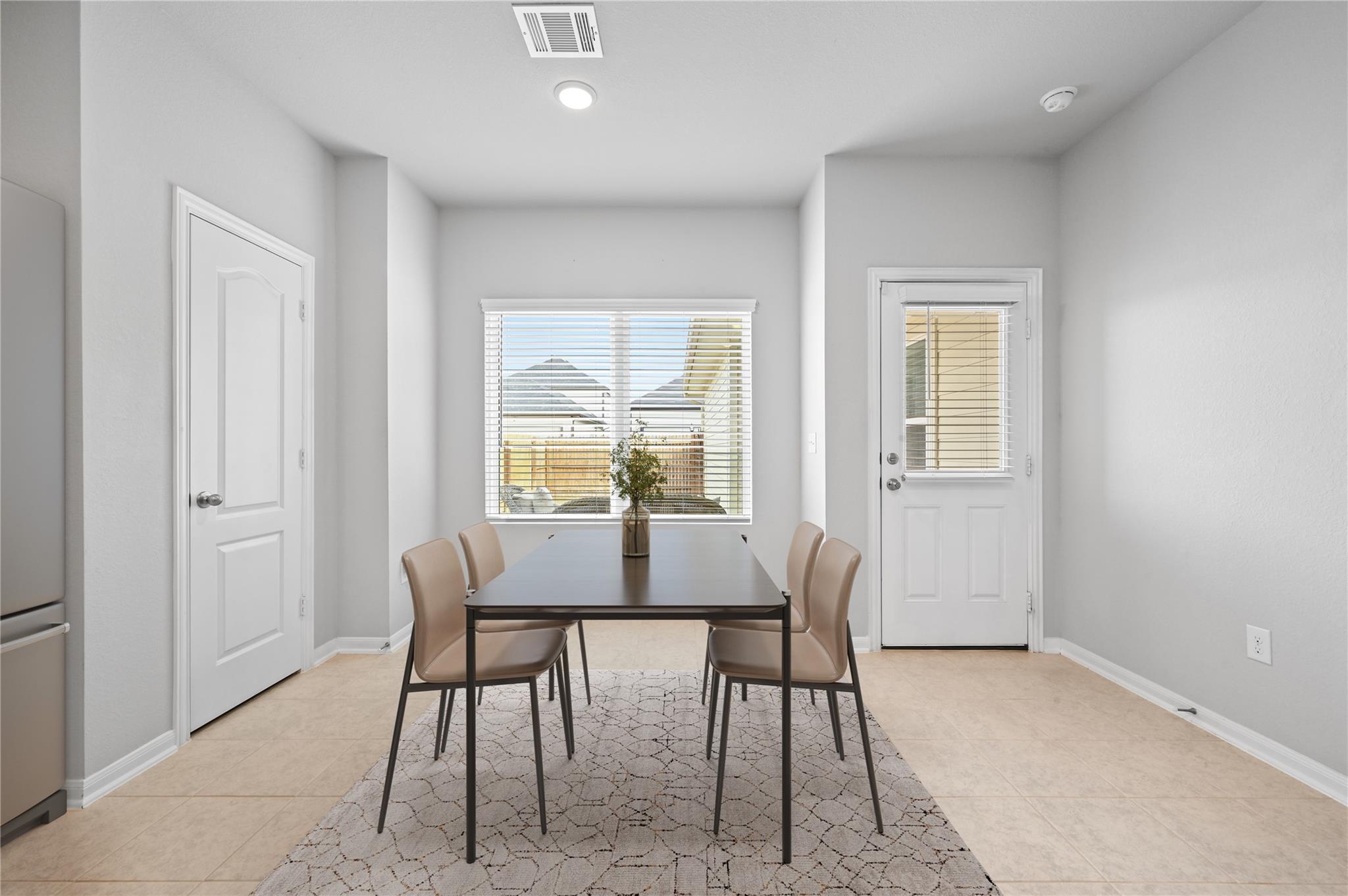 211 Timber Brook Dr, Hutto, TX 78634