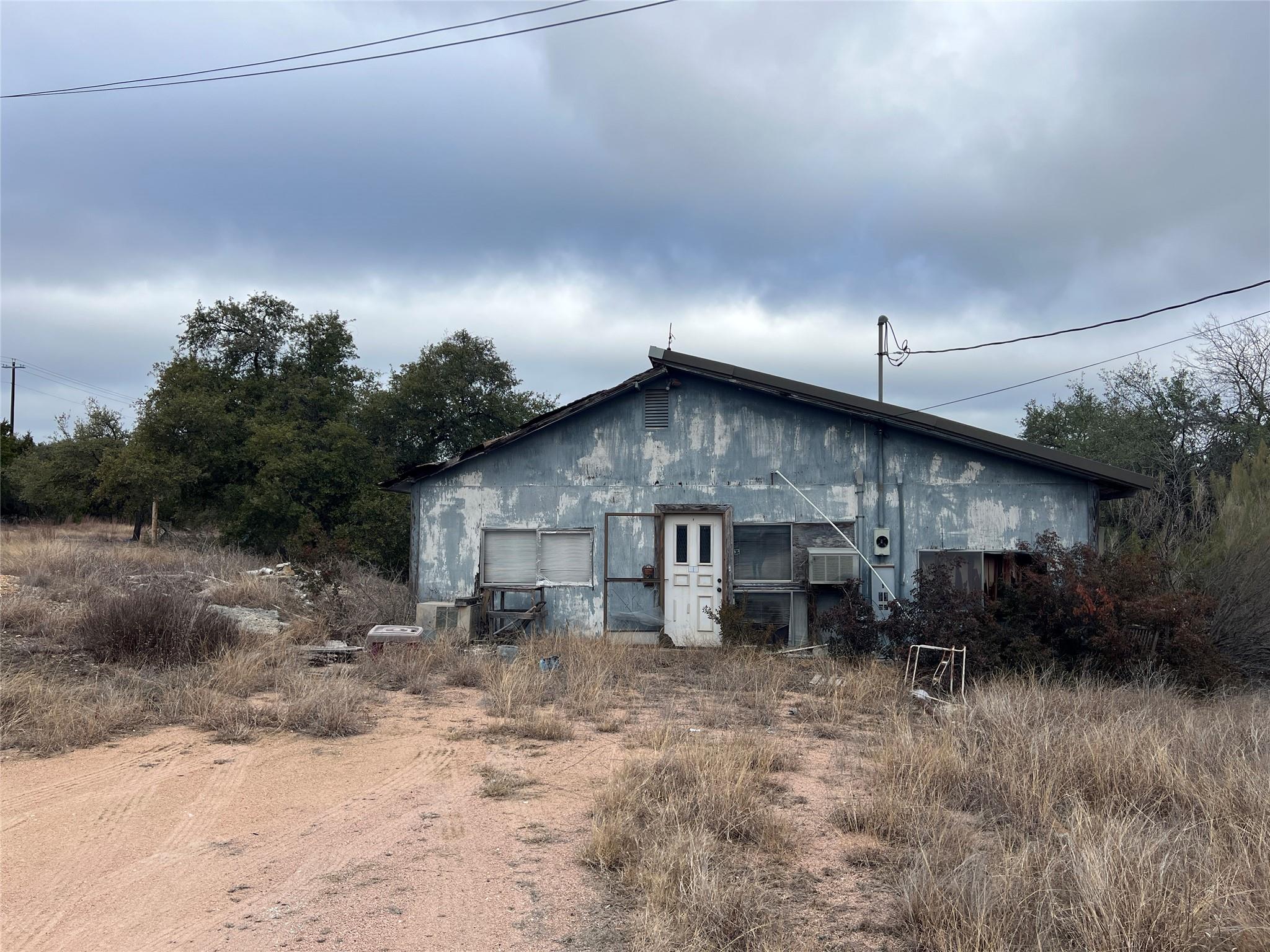 4 Anglin Ln, Austin, TX 78737