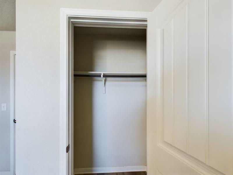 114 Cranbrook Ln, Hutto, TX 78634