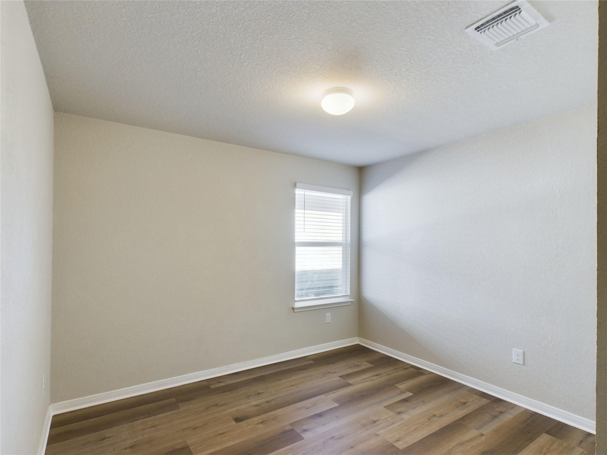 114 Cranbrook Ln, Hutto, TX 78634