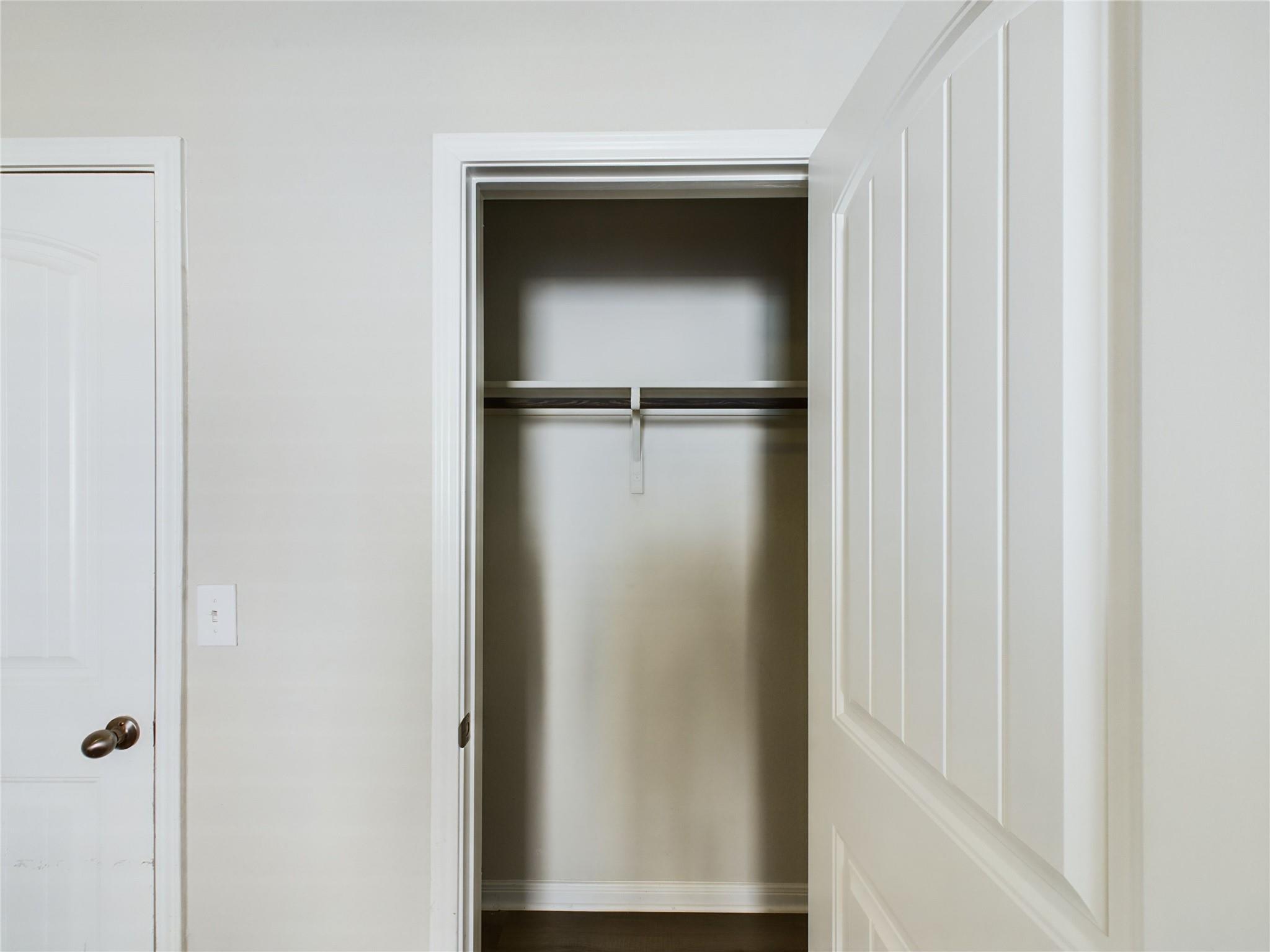 114 Cranbrook Ln, Hutto, TX 78634