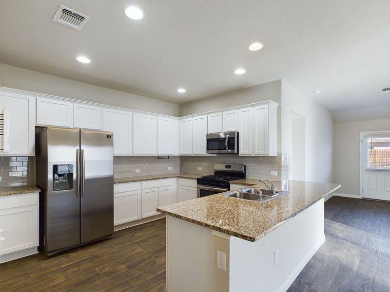 114 Cranbrook Ln, Hutto, TX 78634