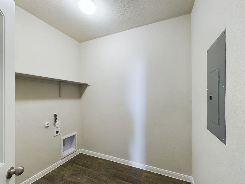 114 Cranbrook Ln, Hutto, TX 78634