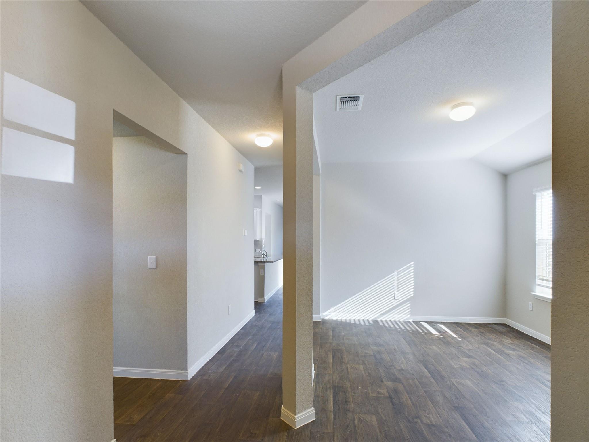 114 Cranbrook Ln, Hutto, TX 78634