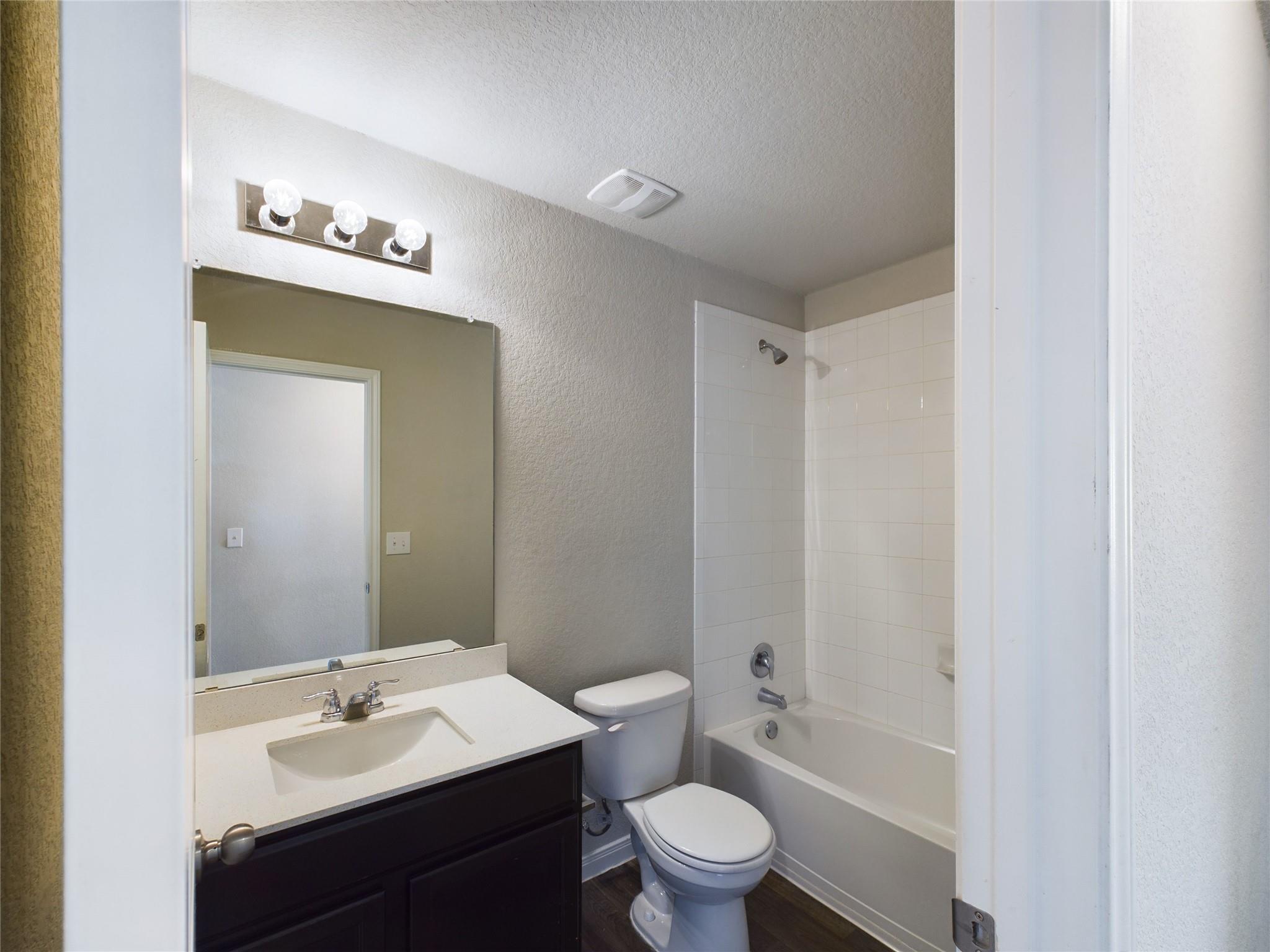 114 Cranbrook Ln, Hutto, TX 78634