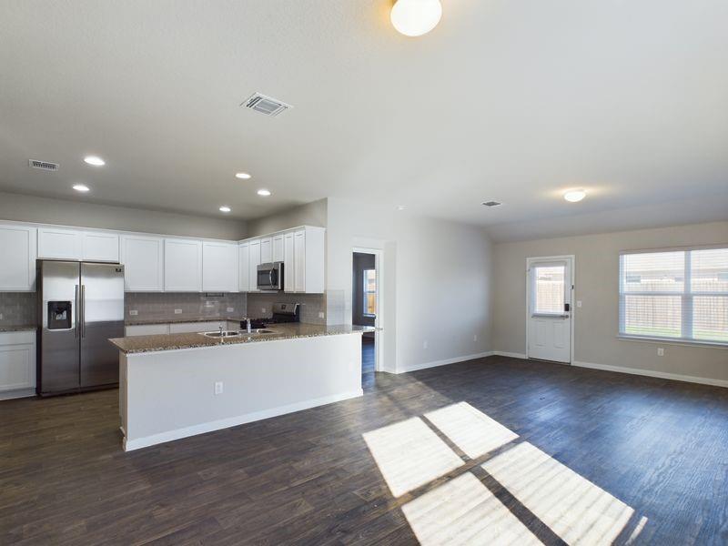 114 Cranbrook Ln, Hutto, TX 78634