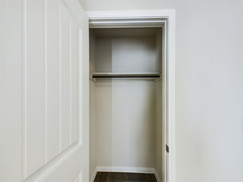 114 Cranbrook Ln, Hutto, TX 78634