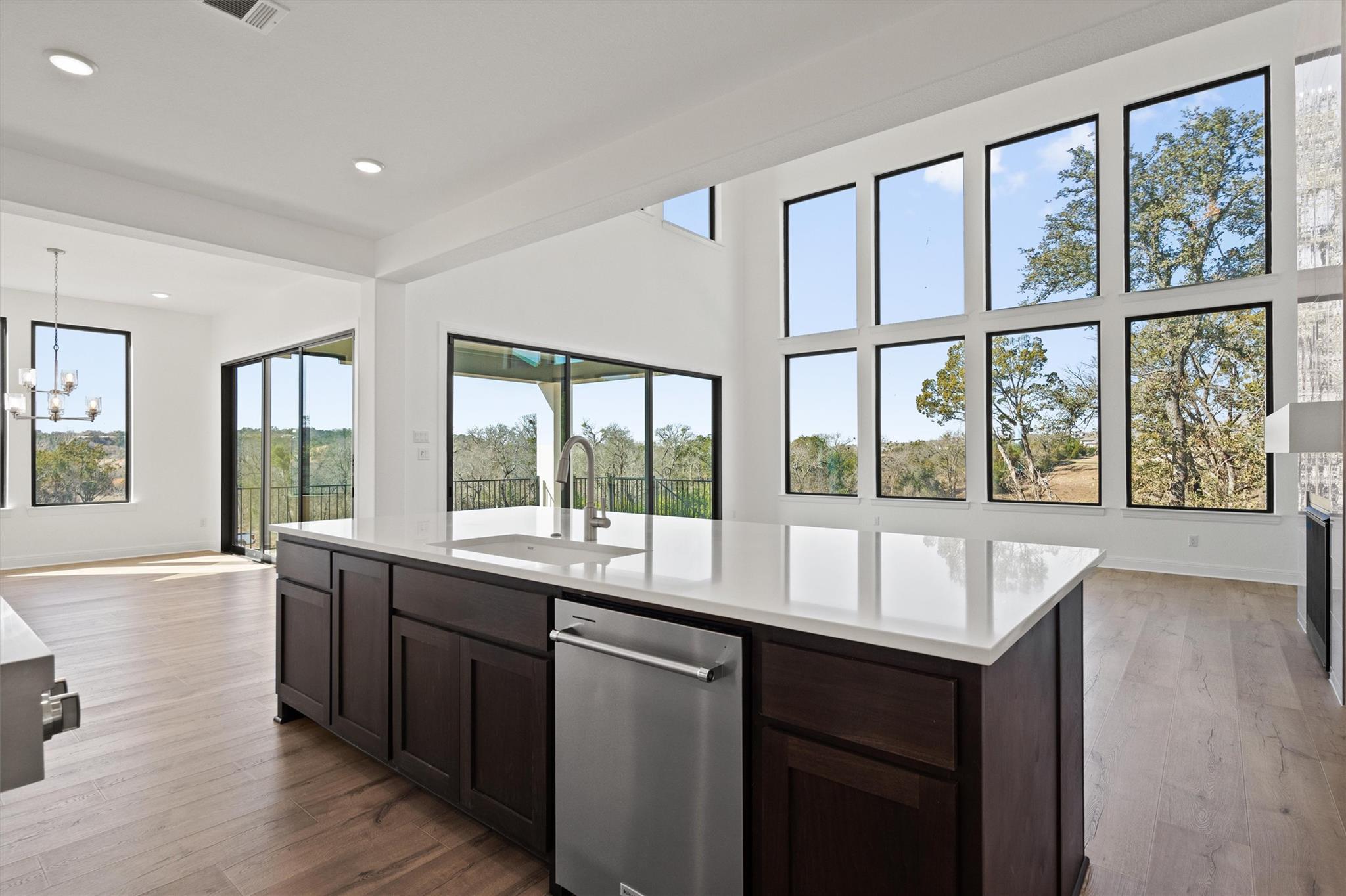 2004 Crimson Sunset Cv, Georgetown, TX 78628