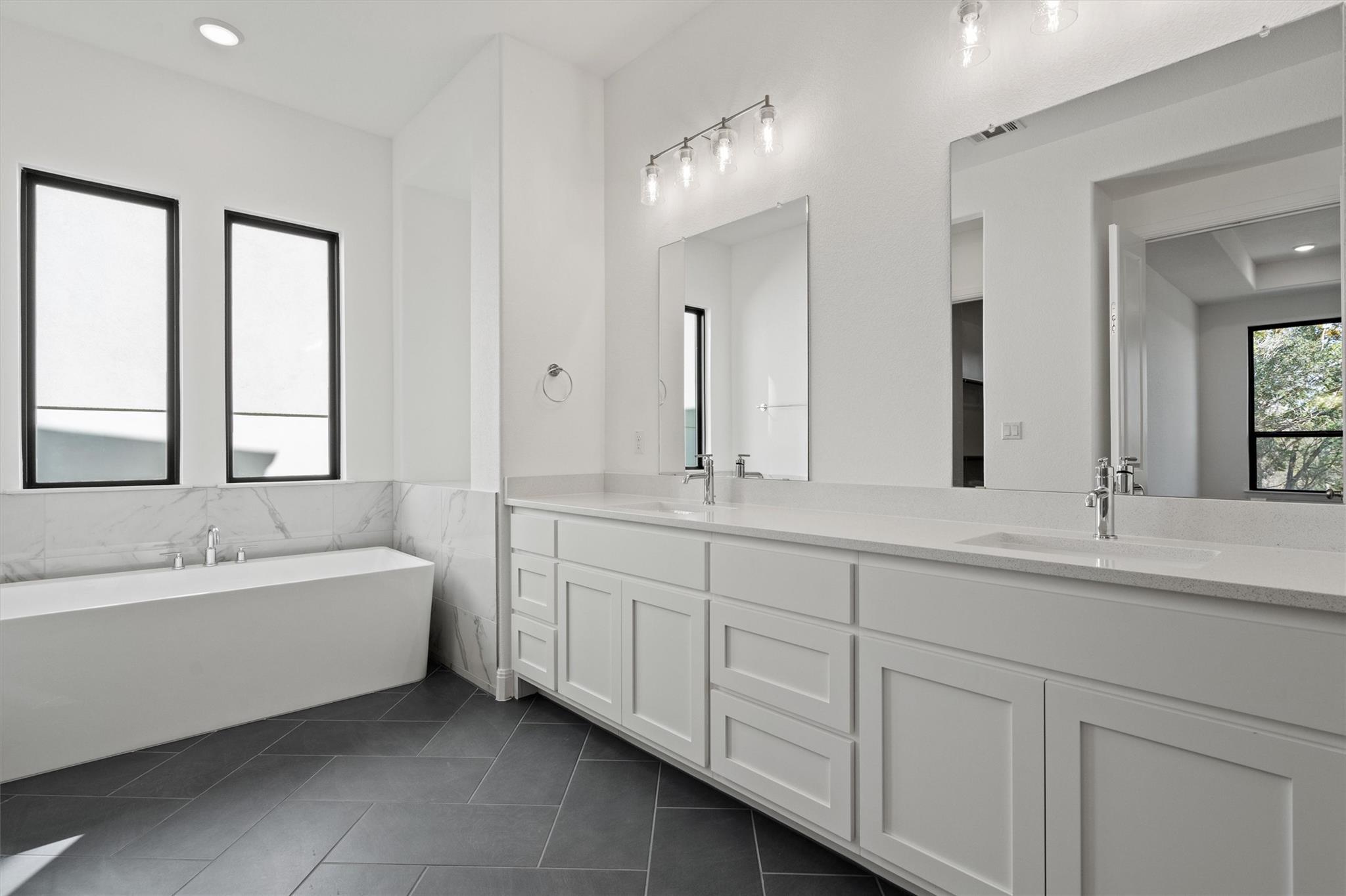 2004 Crimson Sunset Cv, Georgetown, TX 78628